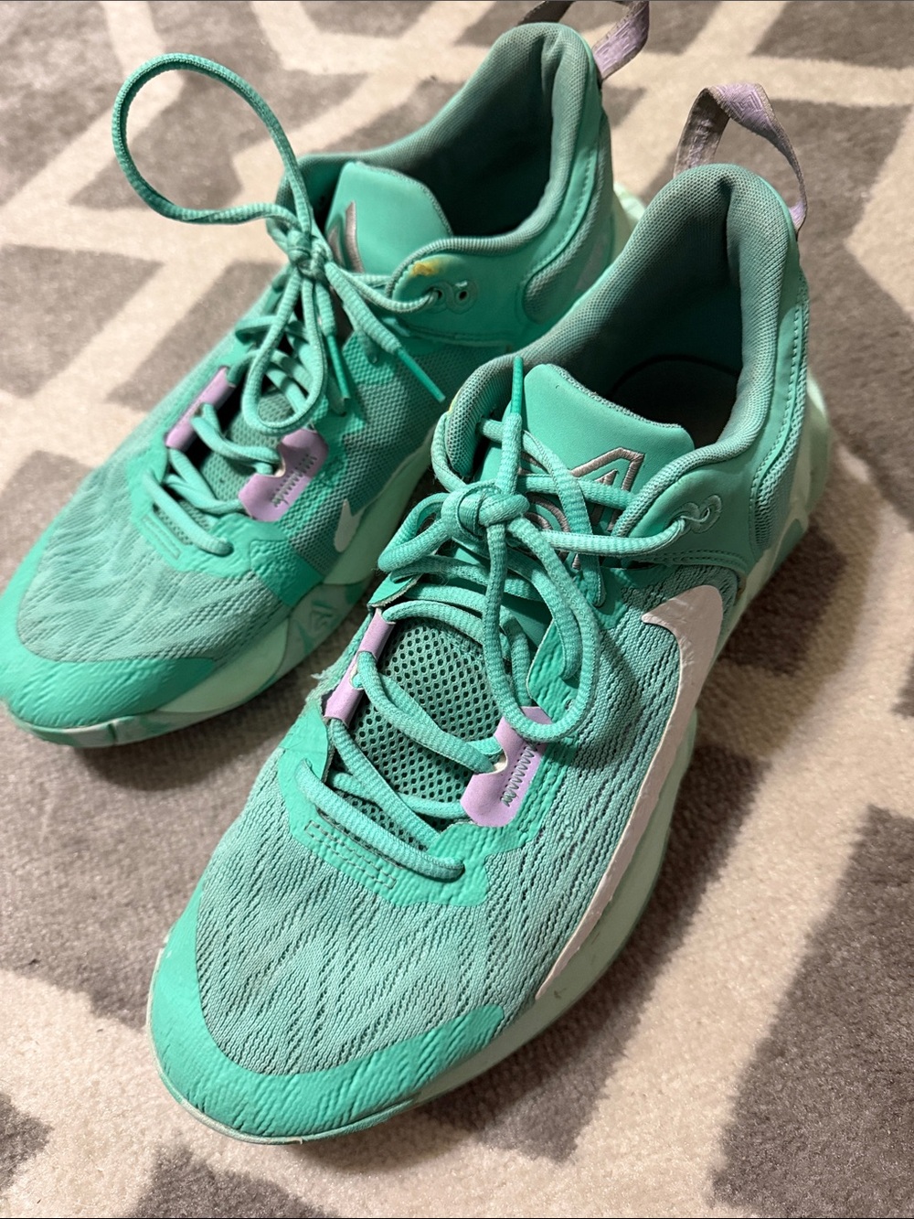Giannis X Nike Men’s Sz 11 Sneakers